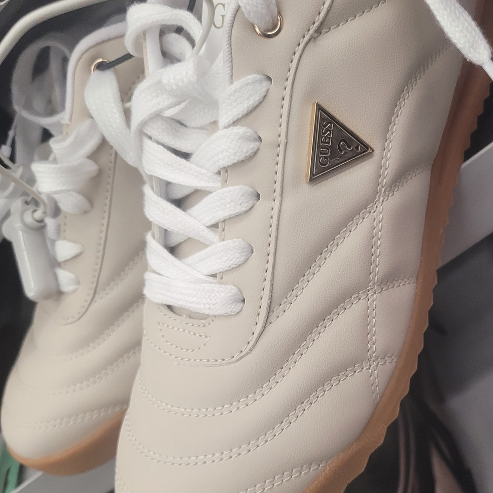 Guess Off-White Sneakers with Gum Sole
